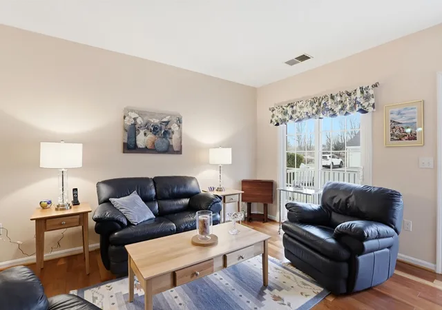 Homes for sale in Braintree, MA | 203 Allerton Commons Ln #203, Braintree, MA 02184 | MLS# 73507257