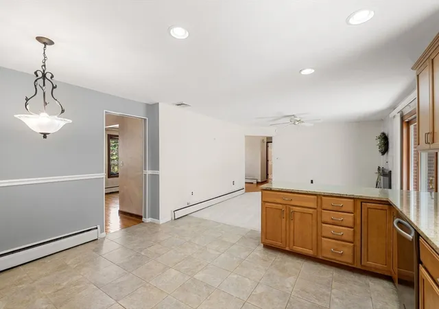 3rd image of 105 Starr Ave, Lowell, MA 01852 | MLS# 73509346