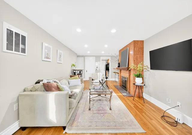 2nd image of 352 Tappan St, Brookline, MA 02445