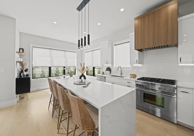 3rd image of 8 Gardner Street, Newton, MA 02458 | MLS# 73554367