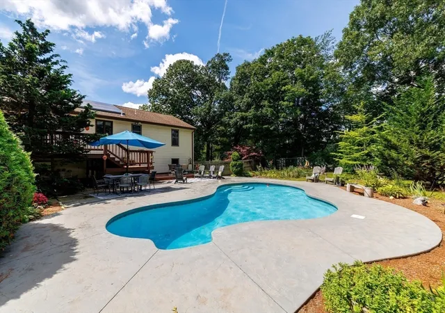 Photo 3 of Sale Pending at 39 Elm St, Auburn, MA 01501 | MLS# 73569443 | Listing updated on 2026-09-04