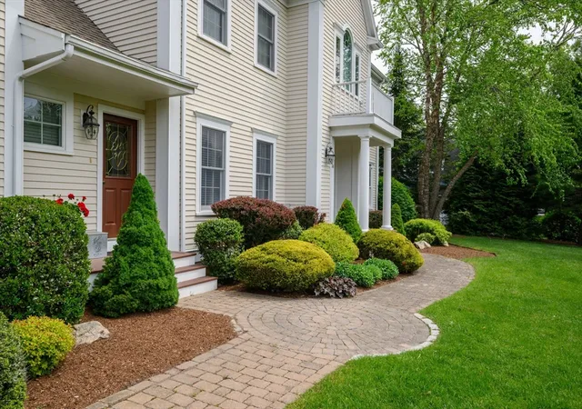Photo 3 of Single family home for sale at 36 Stone Meadow Ln, Hanover, MA 02339 | MLS# 73567424 | Listing updated on 2026-08-28