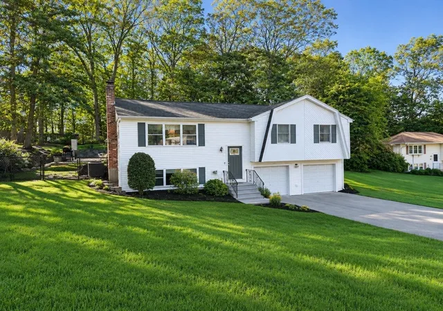 Homes for sale in Marlborough, MA | 10 Kosmas St, Marlborough, MA 01752 | MLS# 73540754