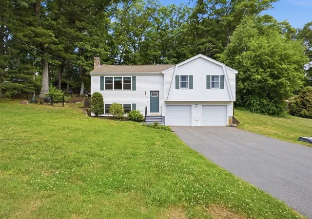 Homes for sale in Marlborough, MA | 10 Kosmas St, Marlborough, MA 01752 | MLS# 73540754