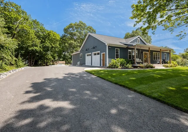 2nd image of 18 Willis Ave, Seekonk, MA 02771 | MLS# 73562343