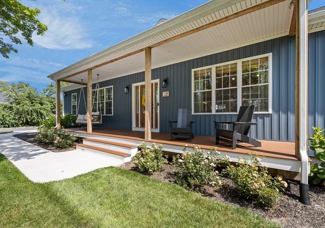 3rd image of 18 Willis Ave, Seekonk, MA 02771 | MLS# 73562343