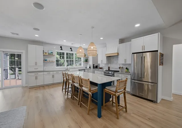 4th image of 18 Willis Ave, Seekonk, MA 02771 | MLS# 73562343