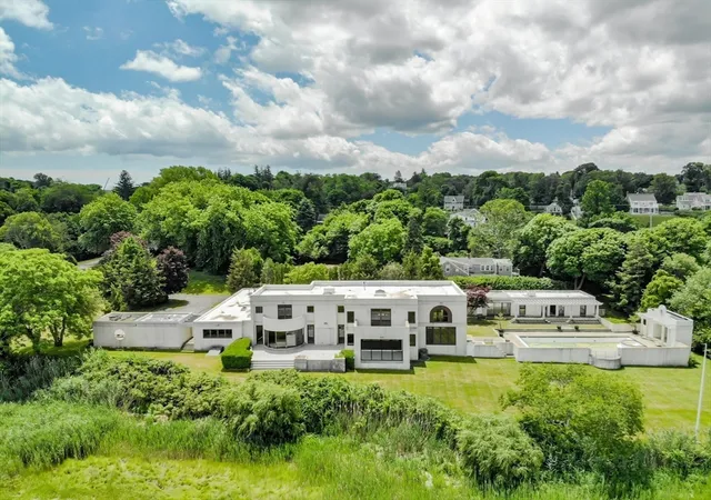 3rd image of 214 Sandwich St, Plymouth, MA 02360 | MLS# 73559499