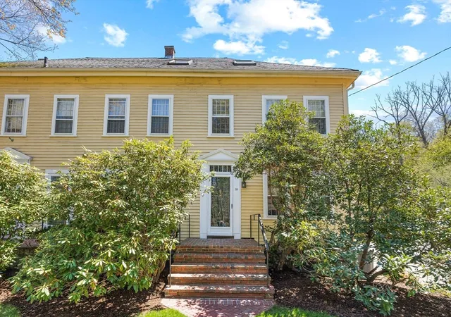 2nd image of 39 Church St #39, Weston, MA 02493 | MLS# 73516945