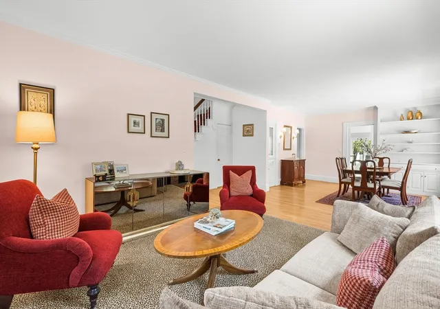 4th image of 39 Church St #39, Weston, MA 02493 | MLS# 73516945