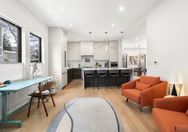1st image of 116 Thorndike St #1A, Brookline, MA 02446 | MLS# 73524730