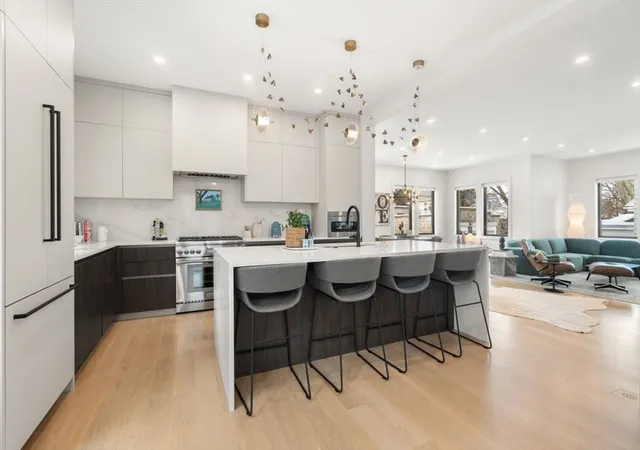 2nd image of 116 Thorndike St #1A, Brookline, MA 02446 | MLS# 73524730