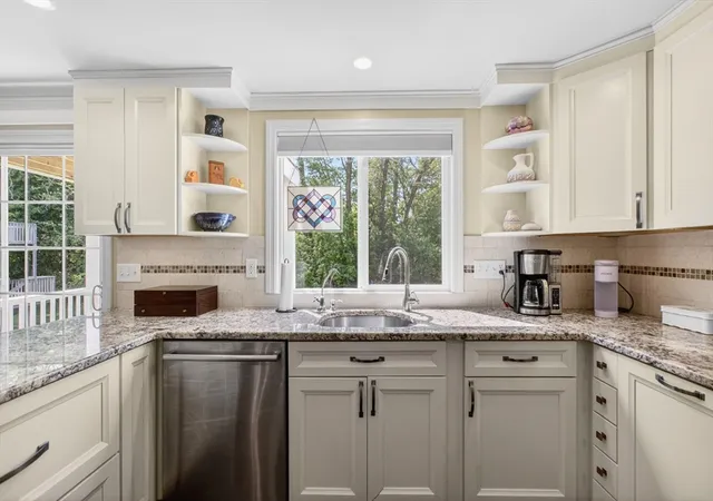 Homes for sale in Haverhill, MA | 27 Jefferey Ln, Haverhill, MA 01832