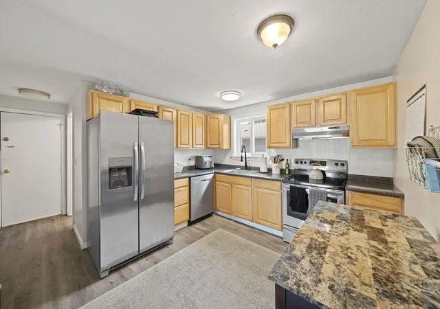 4th image of 6 Royal Dane Dr, Marshfield, MA 02050