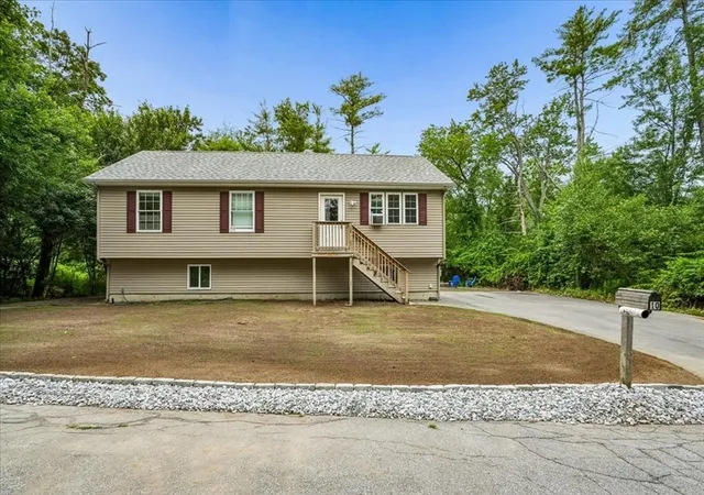 3rd image of 10 Patricia Ave, Raymond, NH 03077 | MLS# 73551777