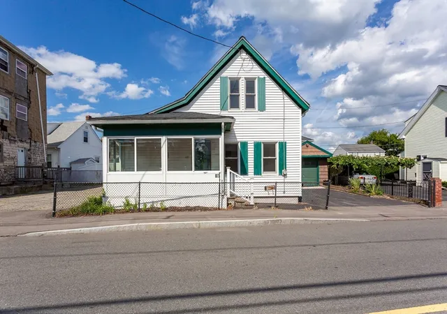 2nd image of 68 Winter St, Taunton, MA 02780 | MLS# 73565922