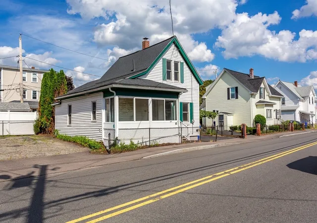 Photo 3 of Sale Pending at 68 Winter St, Taunton, MA 02780 | MLS# 73565922 | Listing updated on 2026-08-26
