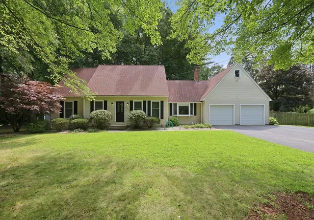 1st image of 471 Porter Rd, East Longmeadow, MA 01028 | MLS# 73560146