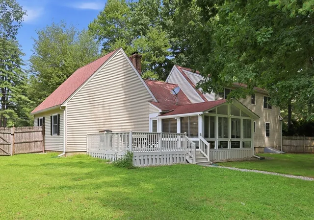 2nd image of 471 Porter Rd, East Longmeadow, MA 01028 | MLS# 73560146