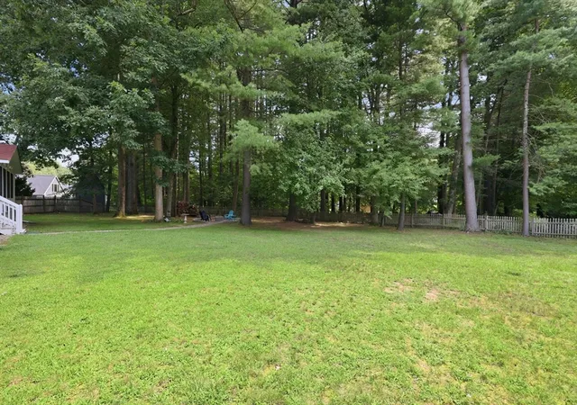 3rd image of 471 Porter Rd, East Longmeadow, MA 01028 | MLS# 73560146