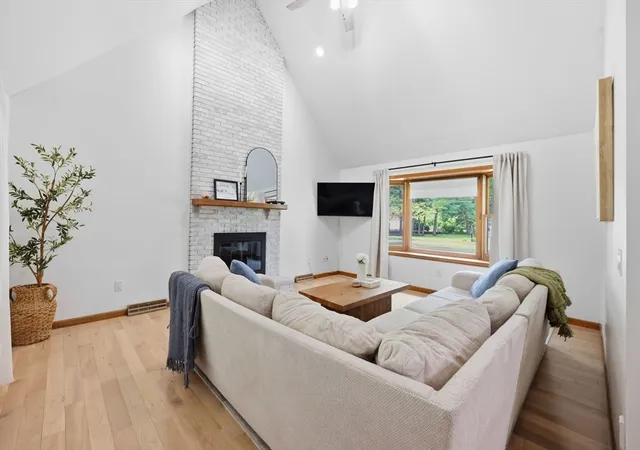 4th image of 471 Porter Rd, East Longmeadow, MA 01028 | MLS# 73560146