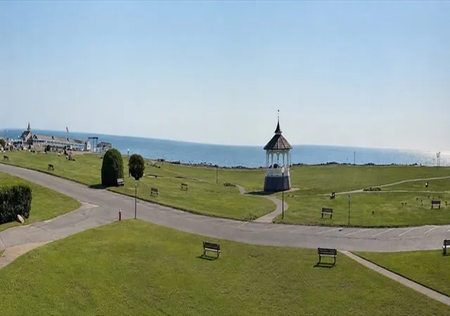 4th image of 61 Ocean Avenue #4, Oak Bluffs, MA 02557 | MLS# 73521487