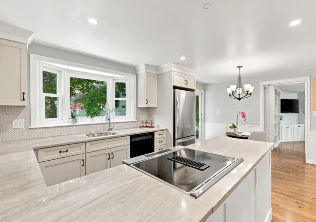 Photo 4 of Single family home for sale at 85 High St, Winchester, MA 01890 | MLS# 73565817 | Listing updated on 2026-08-25