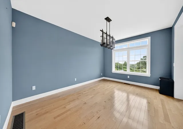 5th image of 586 Hart St, Dighton, MA 02715 | MLS# 73517558