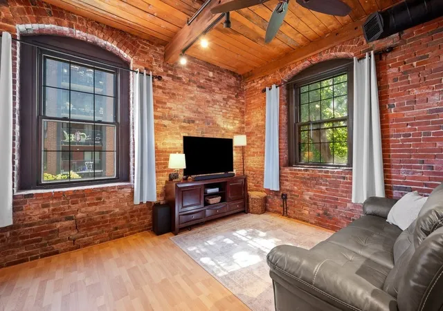 5th image of 50 Rantoul St #310, Beverly, MA 01915 | MLS# 73559651