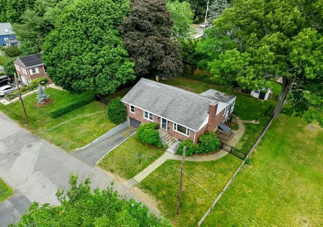 2nd image of 25 Fellsmere Ave, Wakefield, MA 01880 | MLS# 73538074