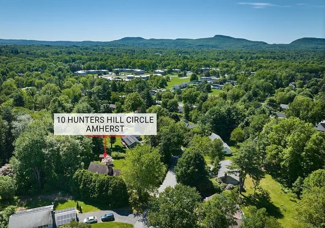 Homes for sale in Amherst, MA | 10 Hunters Hill Cir, Amherst, MA 01002 | MLS# 73532931