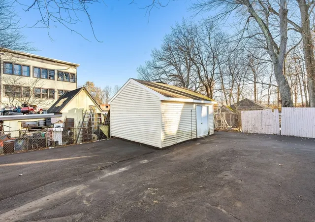 5th image of 381 Summer St, Fitchburg, MA 01905
