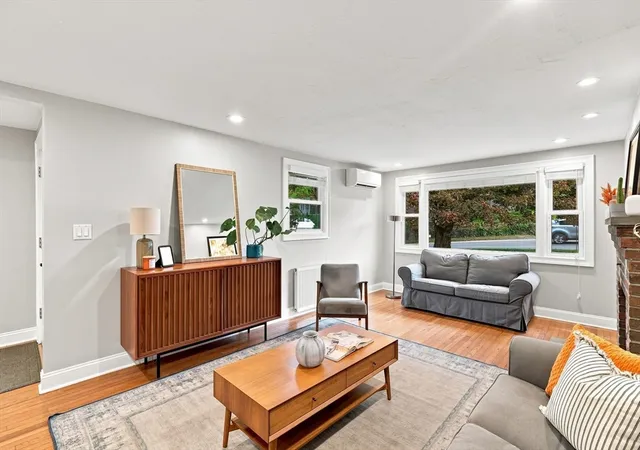 Photo 2 of Sale Pending at 181 Flagg Street, Worcester, MA 01609 | MLS# 73569077 | Listing updated on 2026-09-07