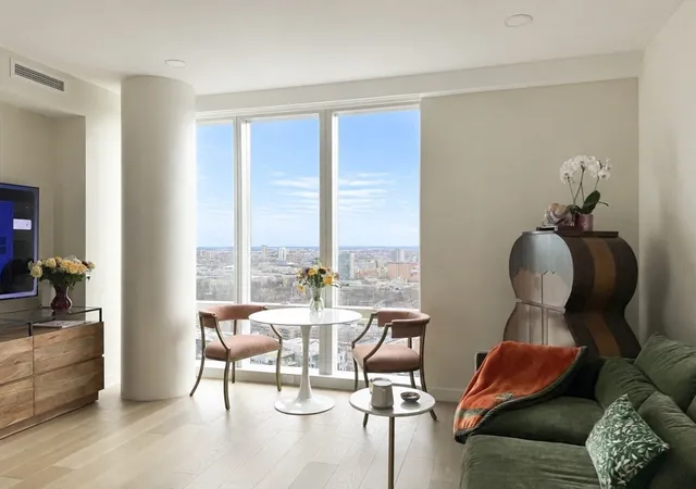 Photo 4 of Sale Pending at 188 Brookline Ave #26H, Boston, MA 02215 | MLS# 73557735 | Listing updated on 2026-09-05