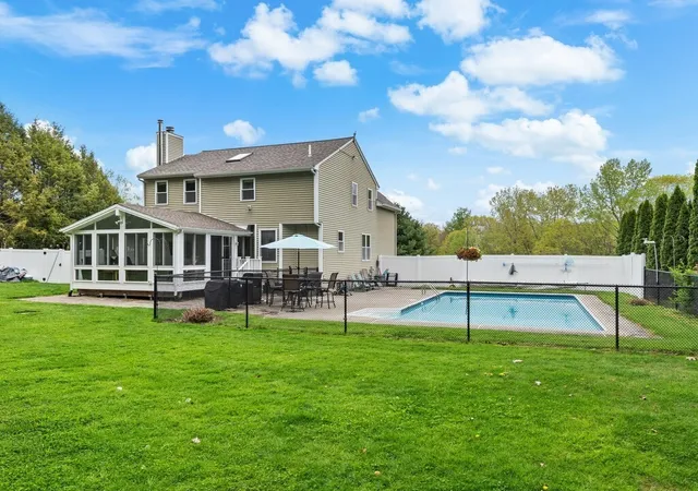 Homes for sale in Charlton, MA | 29 W Applewood Dr, Charlton, MA 01507 | MLS# 73521017
