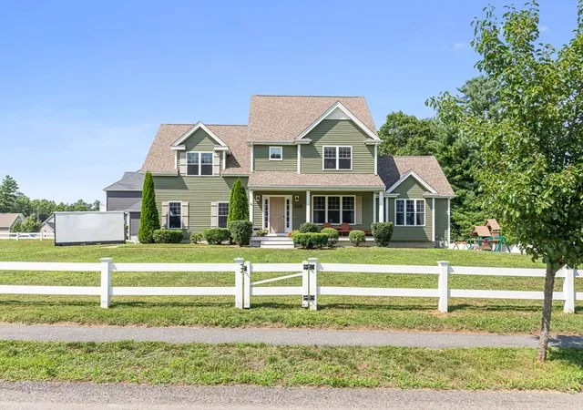 3rd image of 52 Waterford Cir, Dighton, MA 02715 | MLS# 73546956