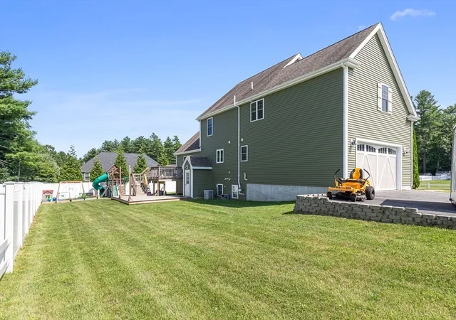 41st image of 52 Waterford Cir, Dighton, MA 02715 | MLS# 73546956