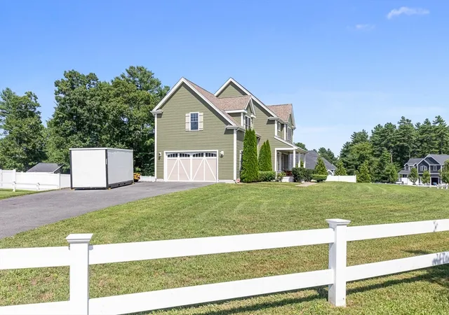 4th image of 52 Waterford Cir, Dighton, MA 02715 | MLS# 73546956