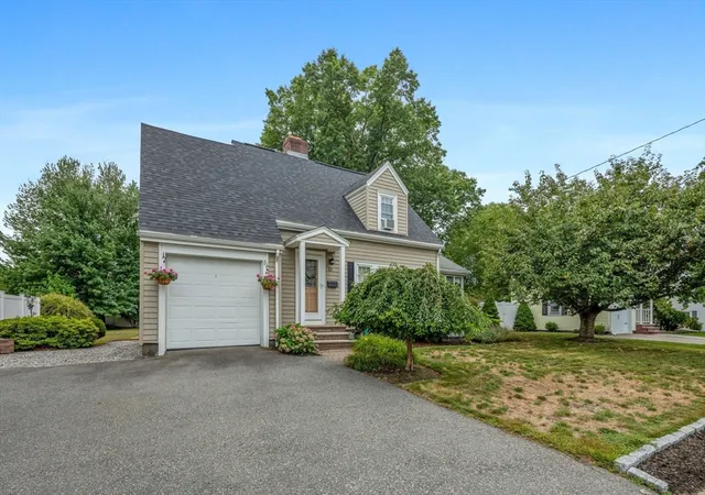 2nd image of 18 Beaver St, Waltham, MA 02453 | MLS# 73567666