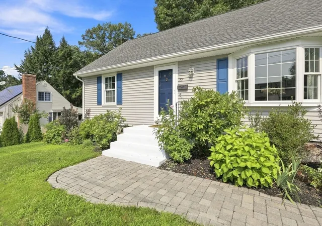 Photo 2 of Sale Pending at 57 Baymor Dr, East Longmeadow, MA 01028 | MLS# 73566415 | Listing updated on 2026-08-26