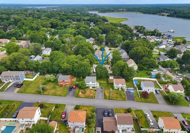 Photo 4 of Single family home for sale at 7 Broadview Ave, Bristol, RI 02809 | MLS# 73555364 | Listing updated on 2026-07-31