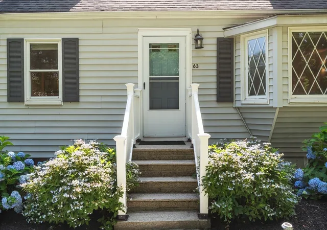Homes for sale in Franklin, MA | 63 Conlyn Ave, Franklin, MA 02038 | MLS# 73549830
