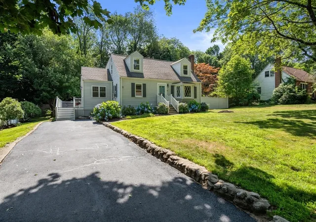 Homes for sale in Franklin, MA | 63 Conlyn Ave, Franklin, MA 02038 | MLS# 73549830