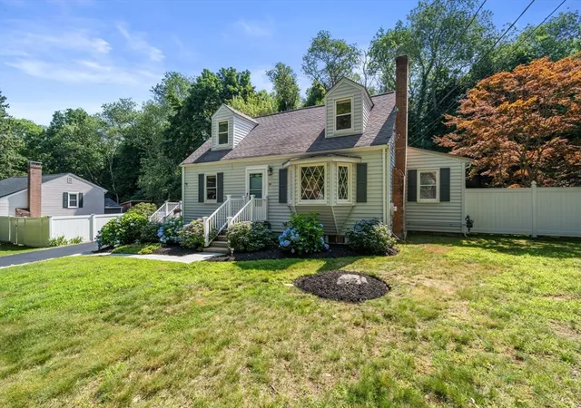 Homes for sale in Franklin, MA | 63 Conlyn Ave, Franklin, MA 02038 | MLS# 73549830