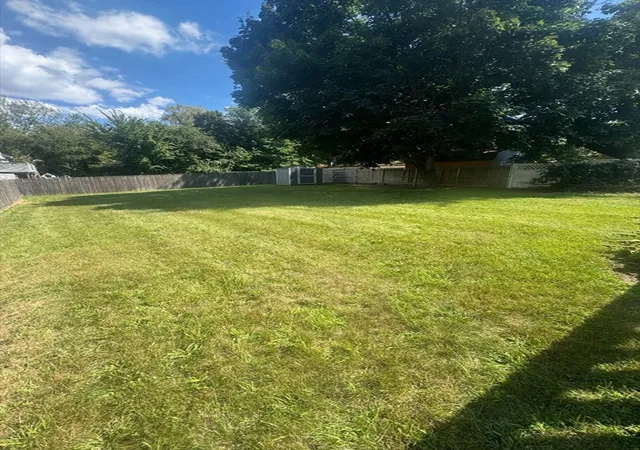 Listing Photo 5 - Condo for sale in building located at 3325-l N Main St, Fall River, MA 02720
