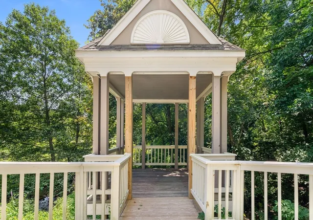 2nd image of 501 Lexington St, Waltham, MA 02452