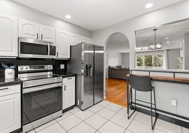 Homes for sale in Salem, MA | 4 Countryside Ln, Salem, MA 01970