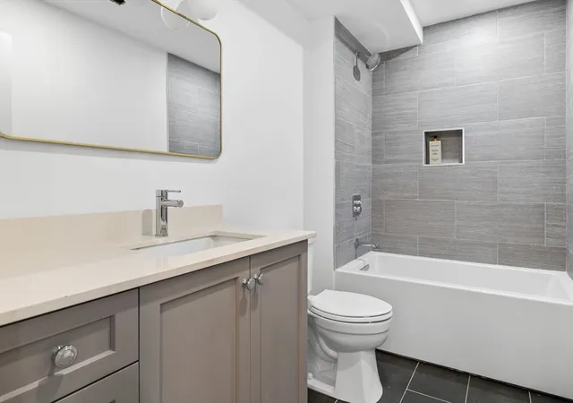 2nd image of 43 Wendell St, Cambridge, MA 02138