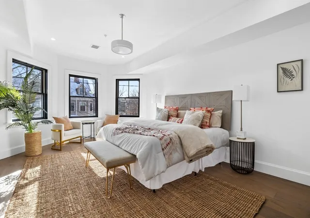 4th image of 43 Wendell St, Cambridge, MA 02138