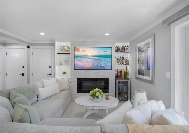 Listing Photo 4 - Condo for sale in building located at 8 Royal Dane Dr, Marshfield, MA 02050 - Unit #68
